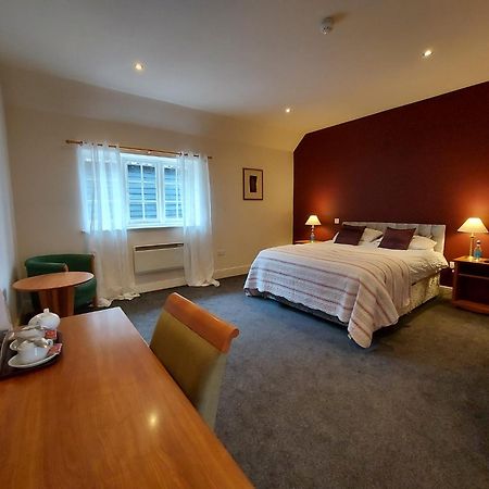 Bed and Breakfast The Coach And Horses Winchester Exterior foto
