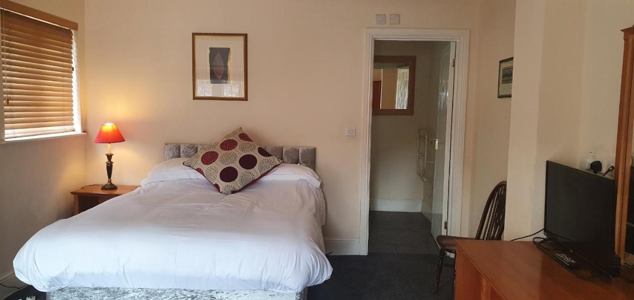 Bed and Breakfast The Coach And Horses Winchester Exterior foto